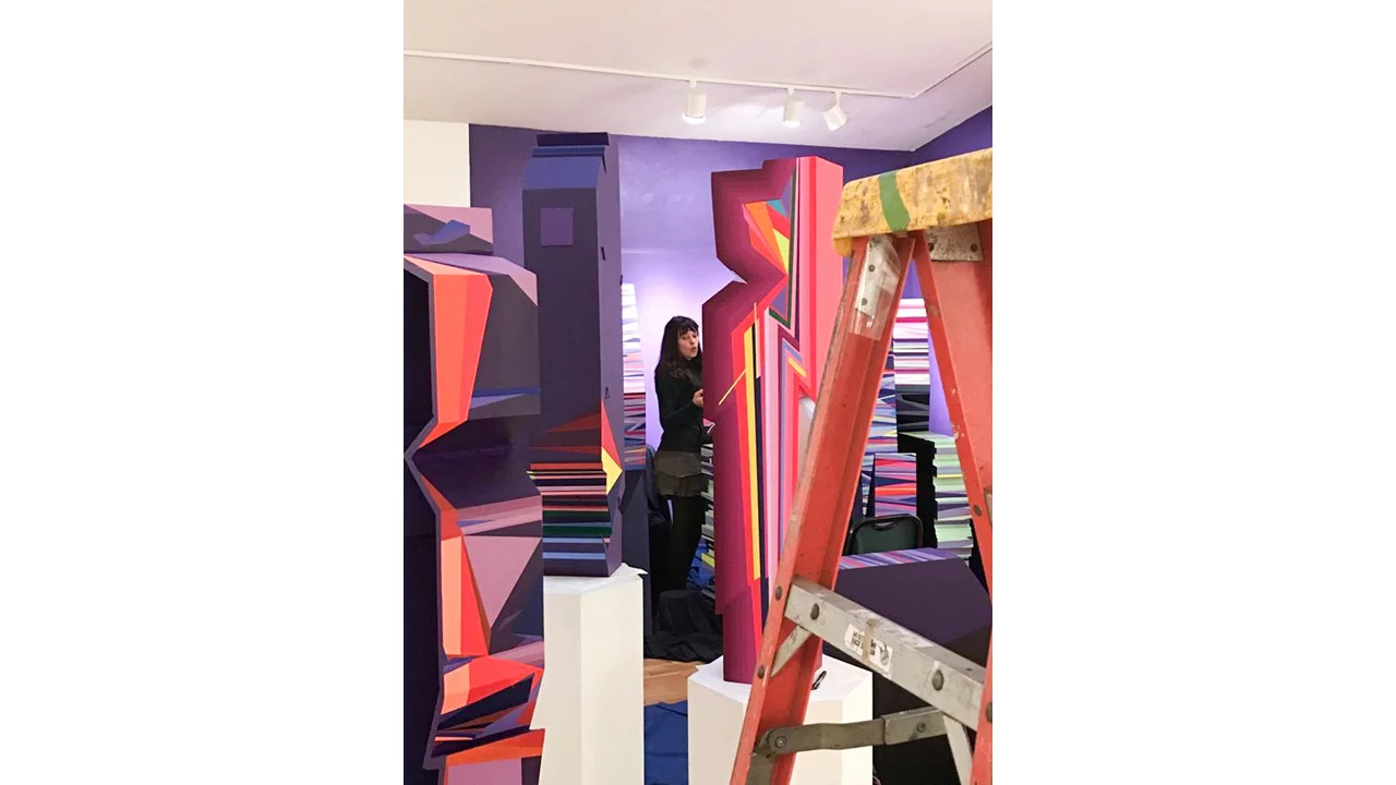 Mela MM LOSING GRAVITY IN THE ORBITING MEGATROPOLIS: geometric waves, vibrant fields and optic frequencies